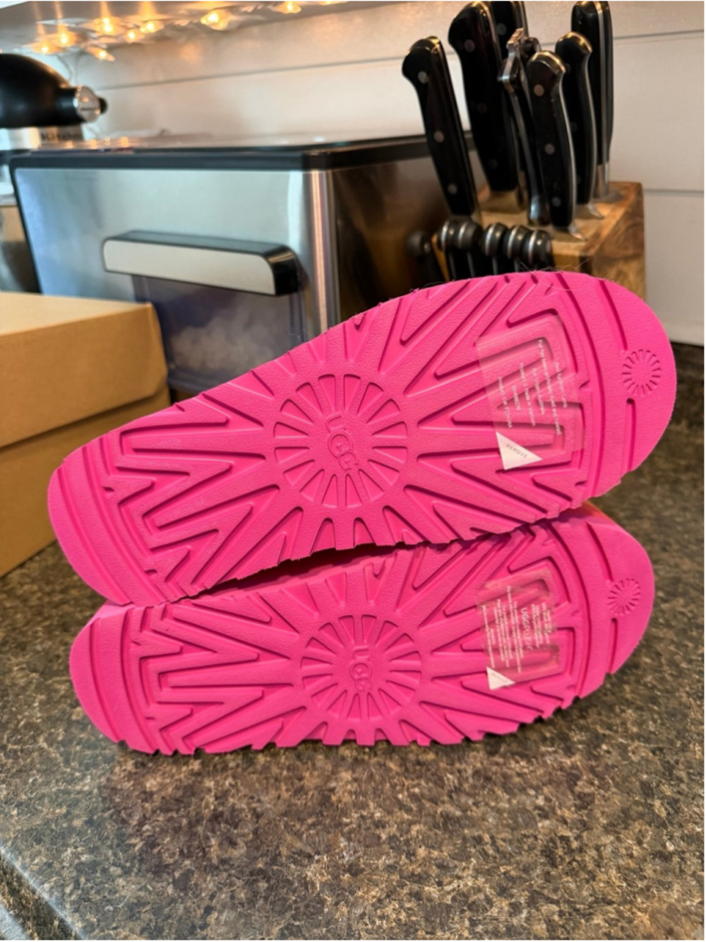 New UGG Women's URSEEN Platform Shoes in Raspberry Multi - Picture 7 of 9
